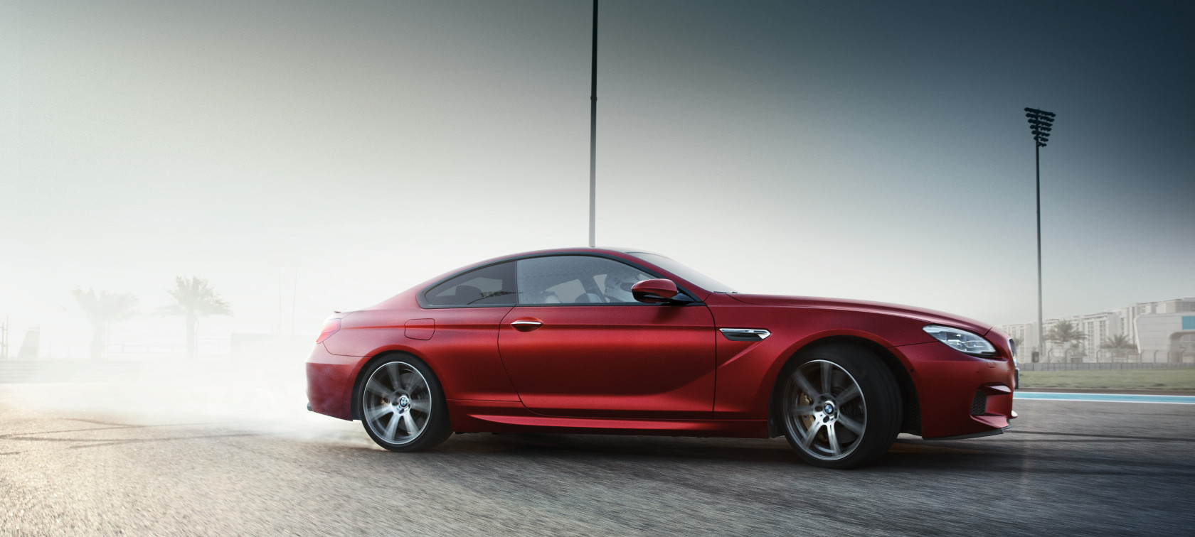 BMW M6 Coupé - Carrosserie rouge - Vue latérale gauche