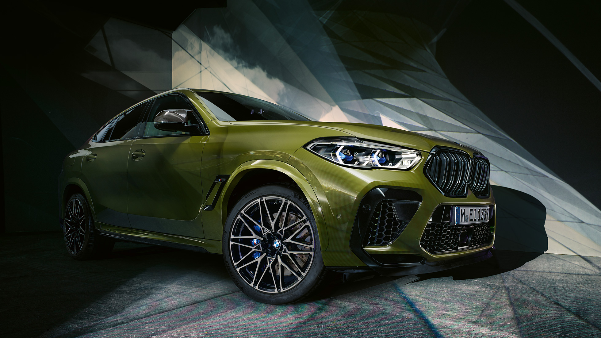 BMW X6 M Automobiles: Discover Highlights | BMW.ca